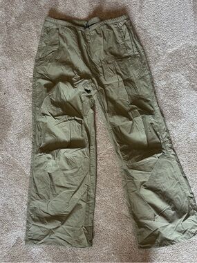 Converse Women's Olive Green Cargo Pants- Parachute pants look